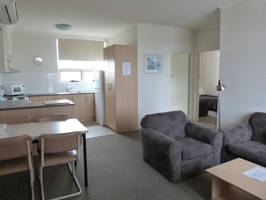 Glenelg Holiday Apartments - Corfu Adelaida Habitación foto